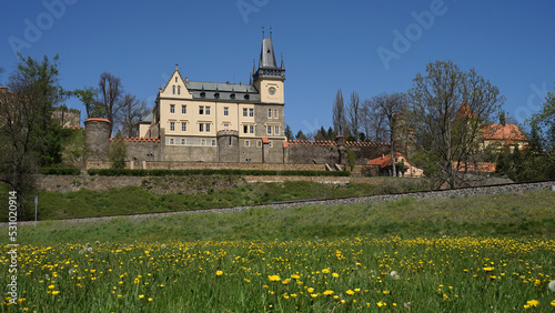 Tableau sur toile Beautiful historic chateau or castle on the hill in Zruc nad Sazavou, Czechia