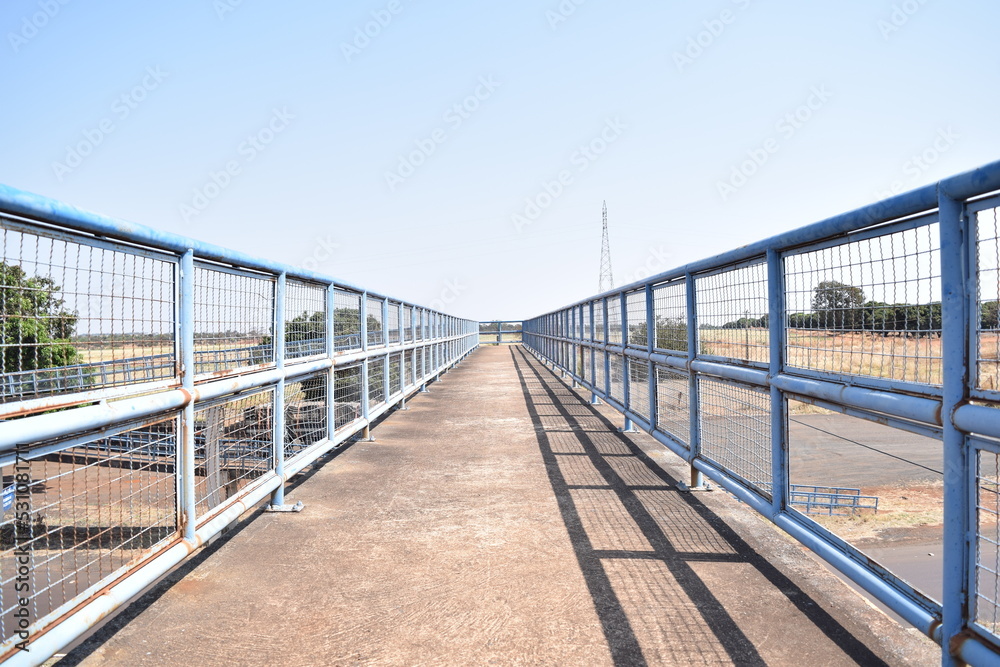 Fototapeta premium wooden bridge