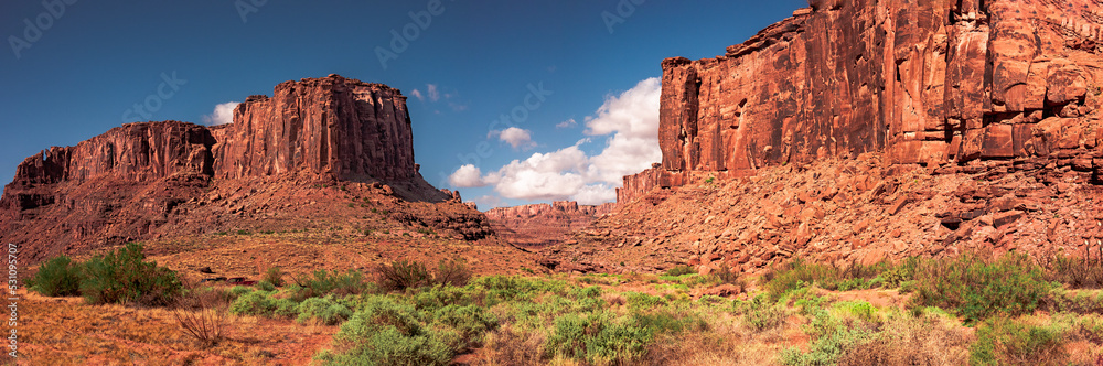 Fototapeta premium Long Canyon trail, Colorado river, Moab Utah