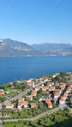 vista del lago d'Iseo dalla sponda bresciana