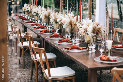 Wedding table decoration and floral design photo