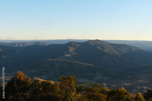 Obraz na płótnie Sunset illuminating the tops of the Barrington Tops National Park from Thunderbolts Way lookout w salonie