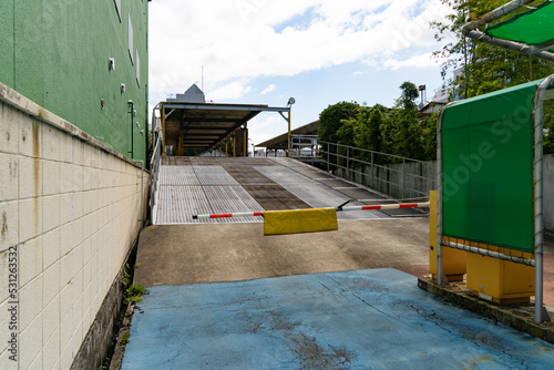 立体駐車場の入口
