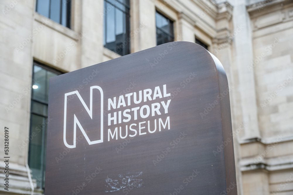 natural history museum london logo Images High Quality... London, UK - August 24, 2022: Exterior facade and sign of the Natural ...