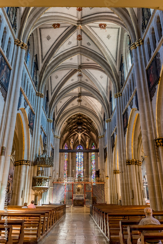 La Cathédrale Saint-Nicolas de Fribourg en Suisse