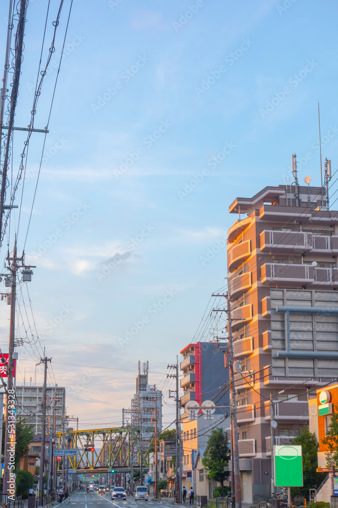 Fototapeta premium 夕暮れの街