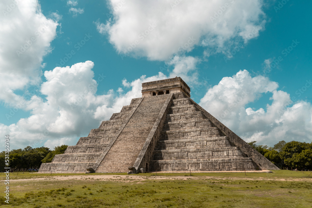 Magnificent central pyramid of chichen itza, riviera maya Magnificent central pyramid of chichen itza, riviera maya