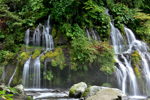 山梨・清里の名瀑　吐竜の滝