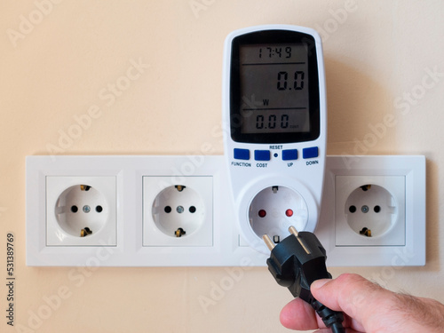 Connecting the device to the electrical network through an electricity consumption meter. Analysis and control of household electricity consumers.