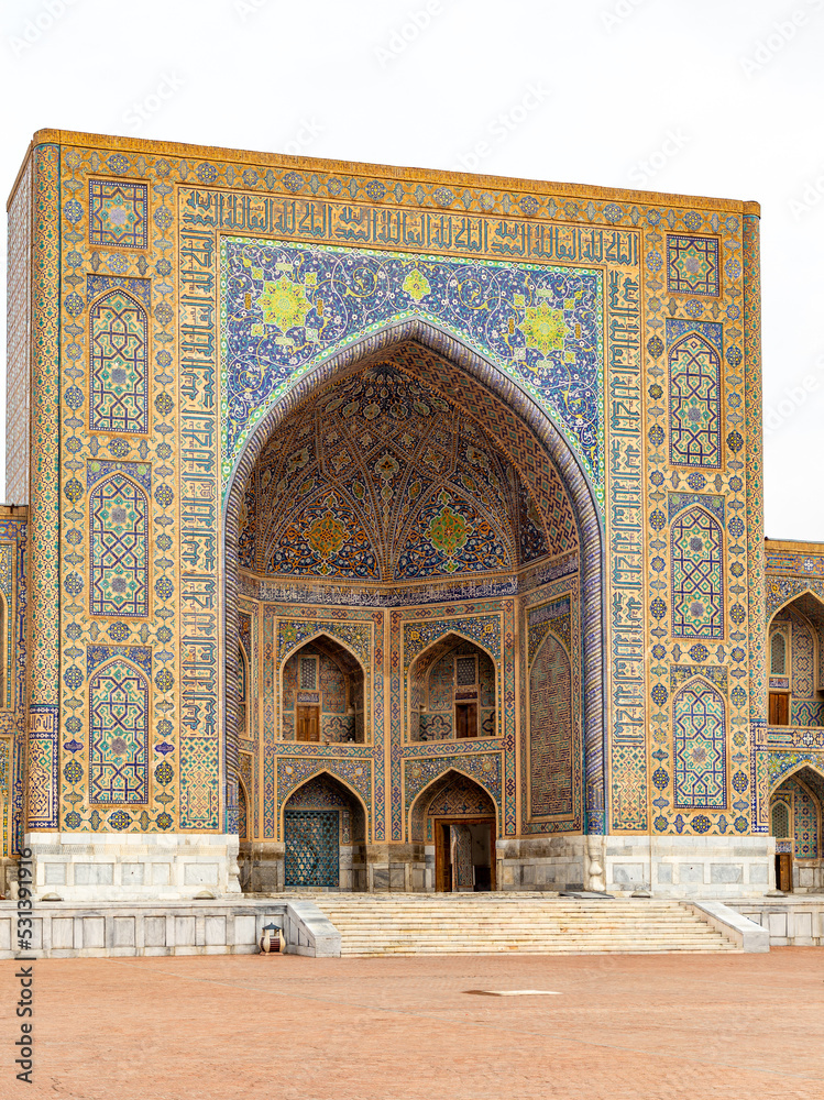 Tillа Kori madrasah. Registan square. Samarkand city, Uzbekistan.