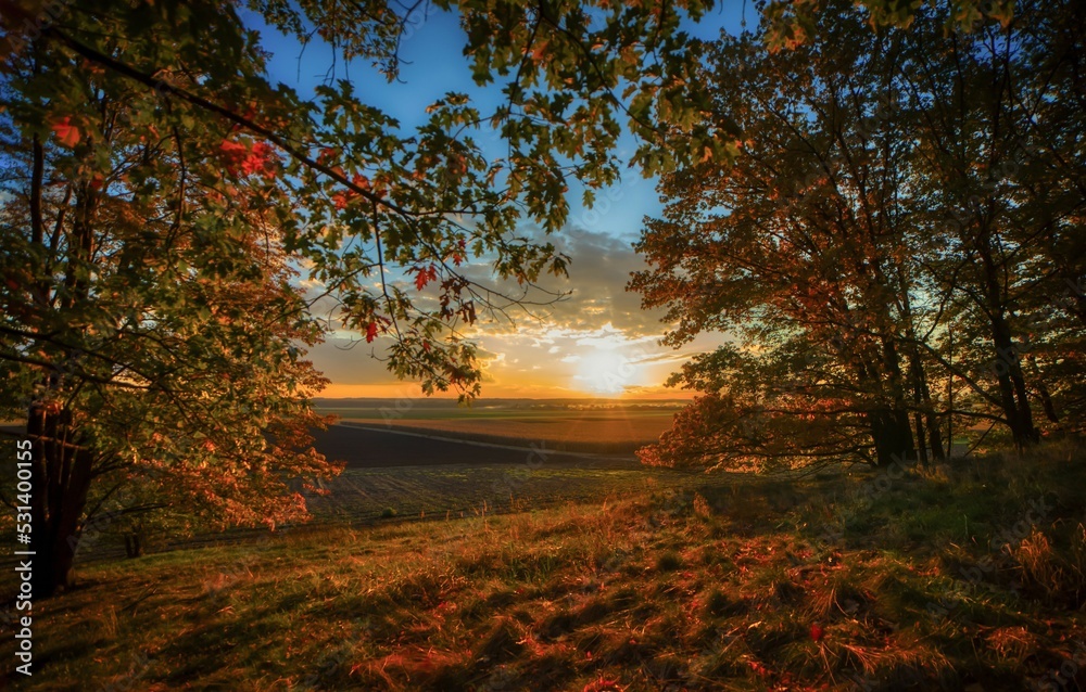 Obraz premium jesienny zachód