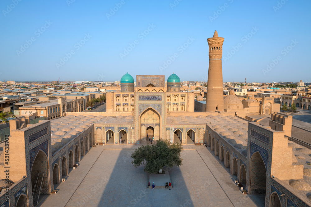 Fototapeta premium Above the ancient Poi-Kalan mosque. Bukhara, Uzbekistan