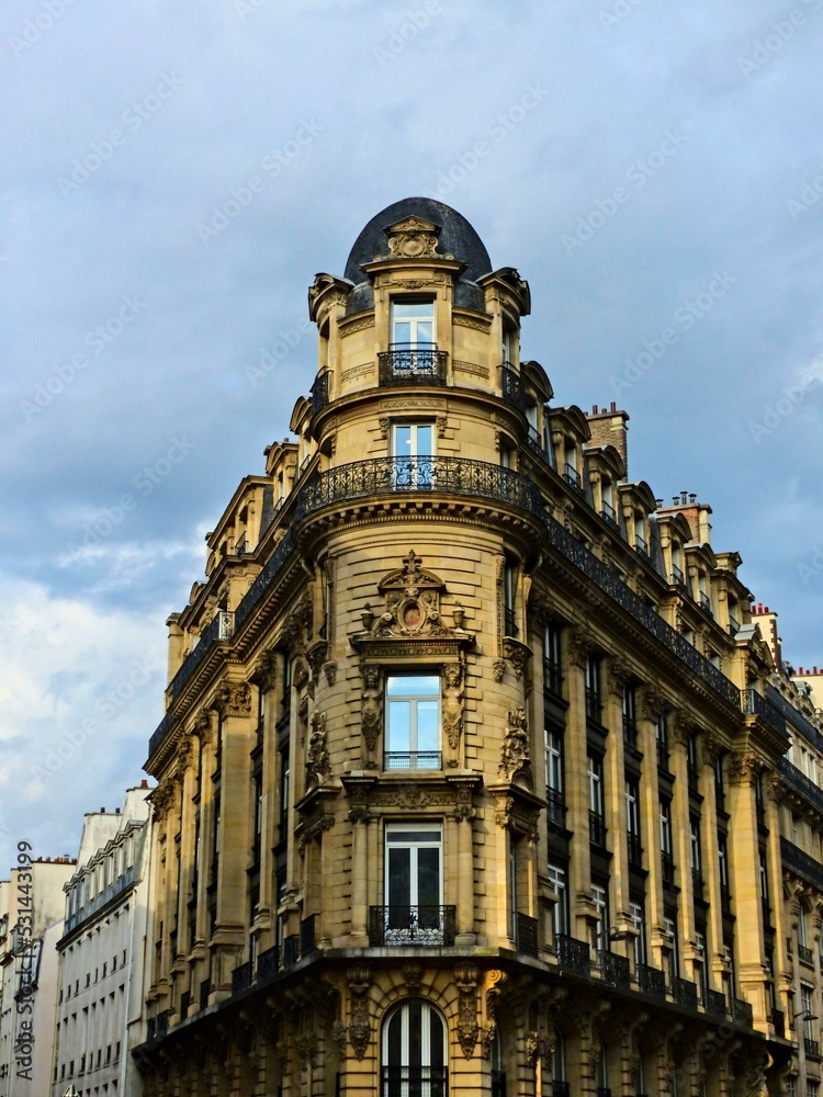 Fototapeta premium Paris, September 2022 : Visit of the magnificent city of Paris, Capital of France - View on different facades of buildings built by Baron Haussmann