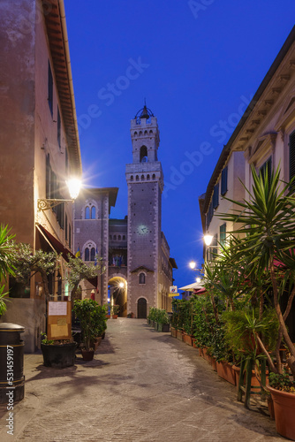 Tableau sur toile Piombino street view in the night, Tuscany, Italy