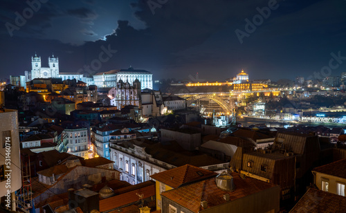 Vue de Porto la nuit