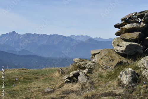 paysage de montagne en Ariège au sommet du col de port