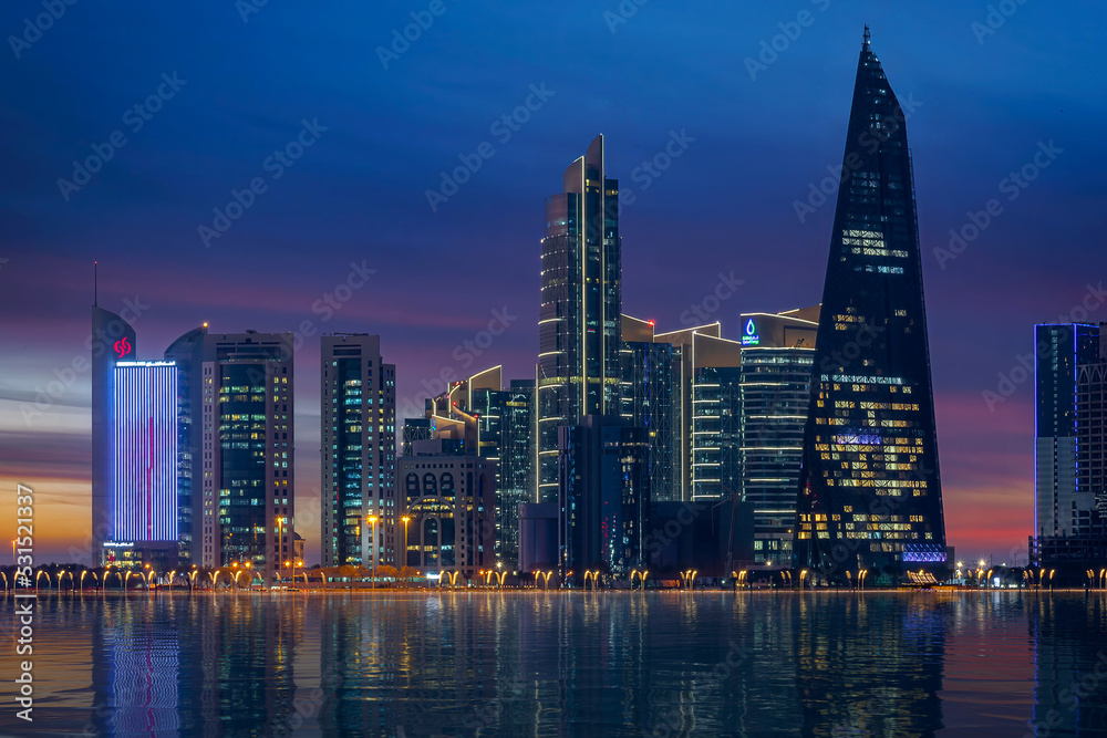 Obraz premium Beautiful Doha Skyline after sunset.
