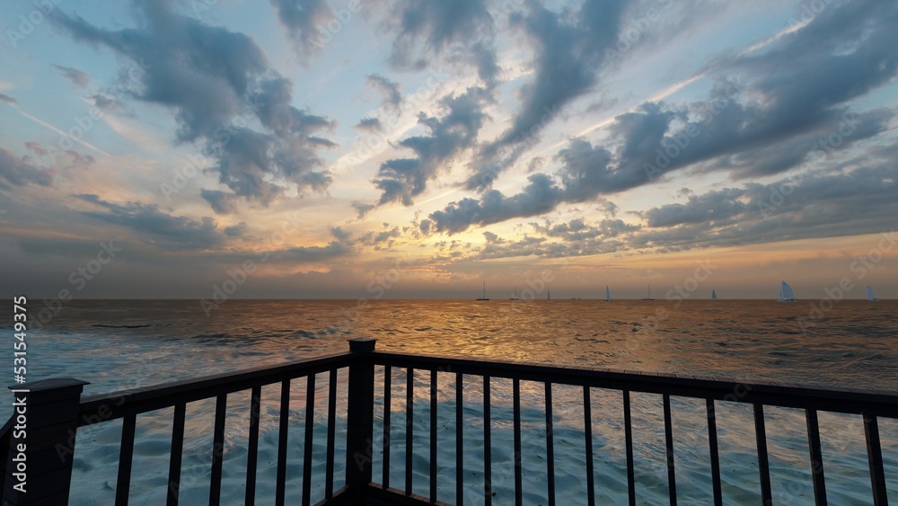 Obraz premium view of the sea from the pier