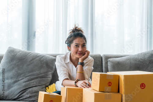 Asian women selling shopping online
