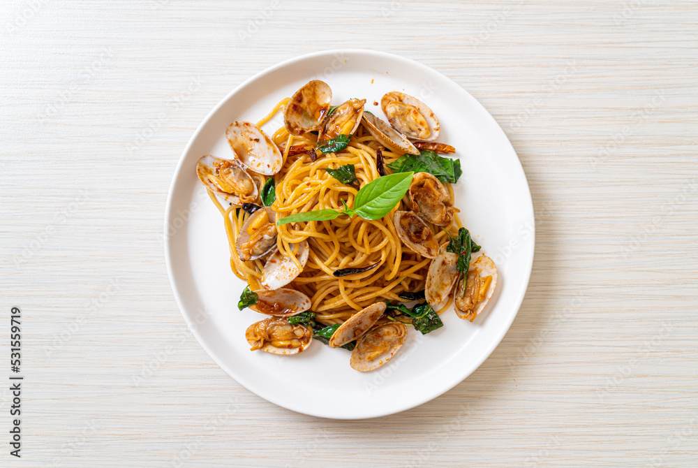 Stir Fried Spaghetti with Clams and Garlic and Chilli Stir Fried Spaghetti with Clams and Garlic and Chilli