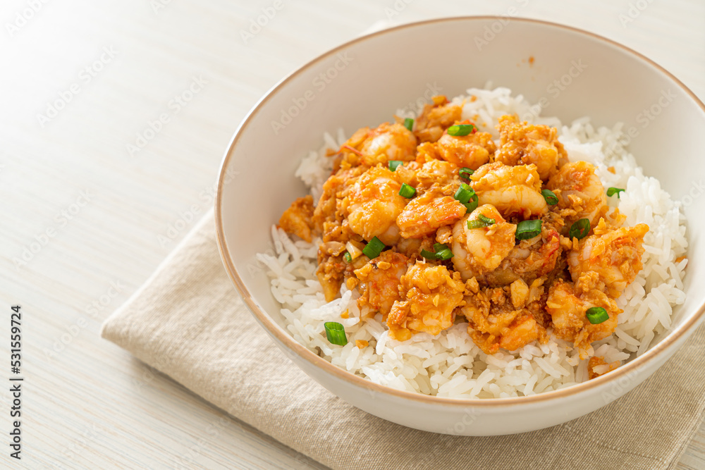 stir-fried shrimps with garlic and shrimps paste