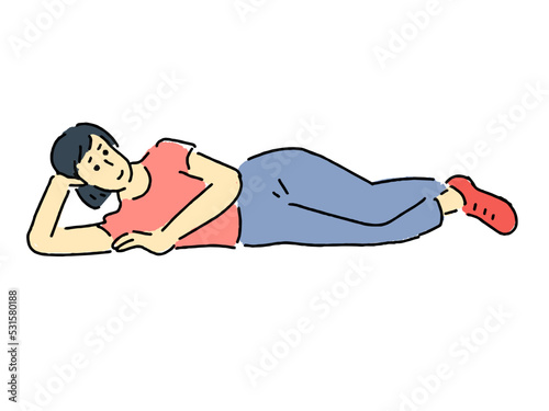 寝転がる女性