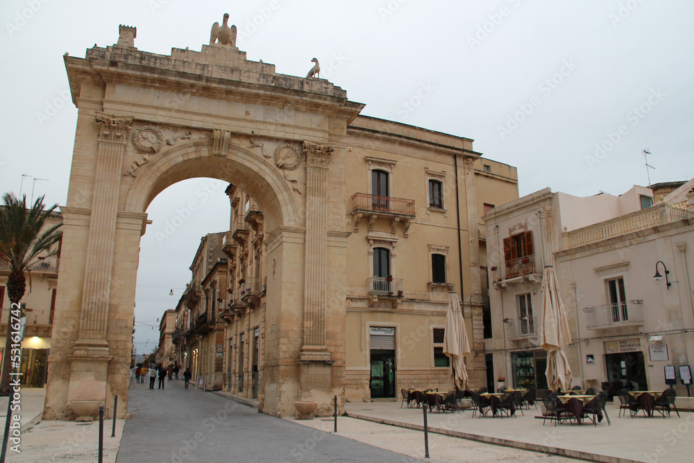 arch (porte reale) in noto in sicily (italy) 