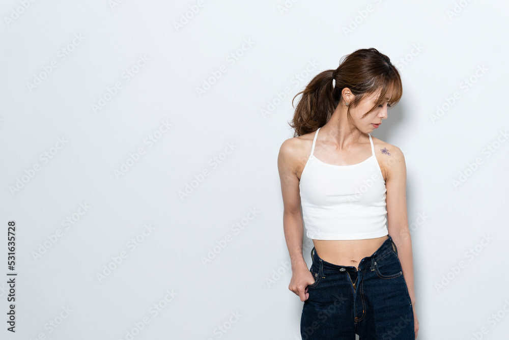 ストレッチ運動をする女性 ストレッチ運動をする女性