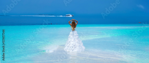 Print op canvas Bride on the beach