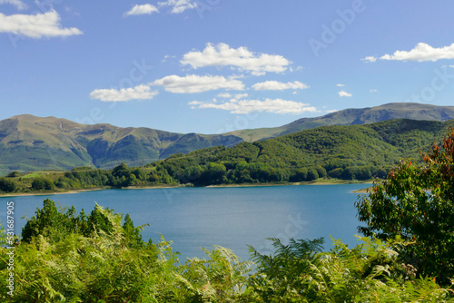 Lago di Campotosto. Parco Nazionale del Gran Sasso d'Italia © anghifoto