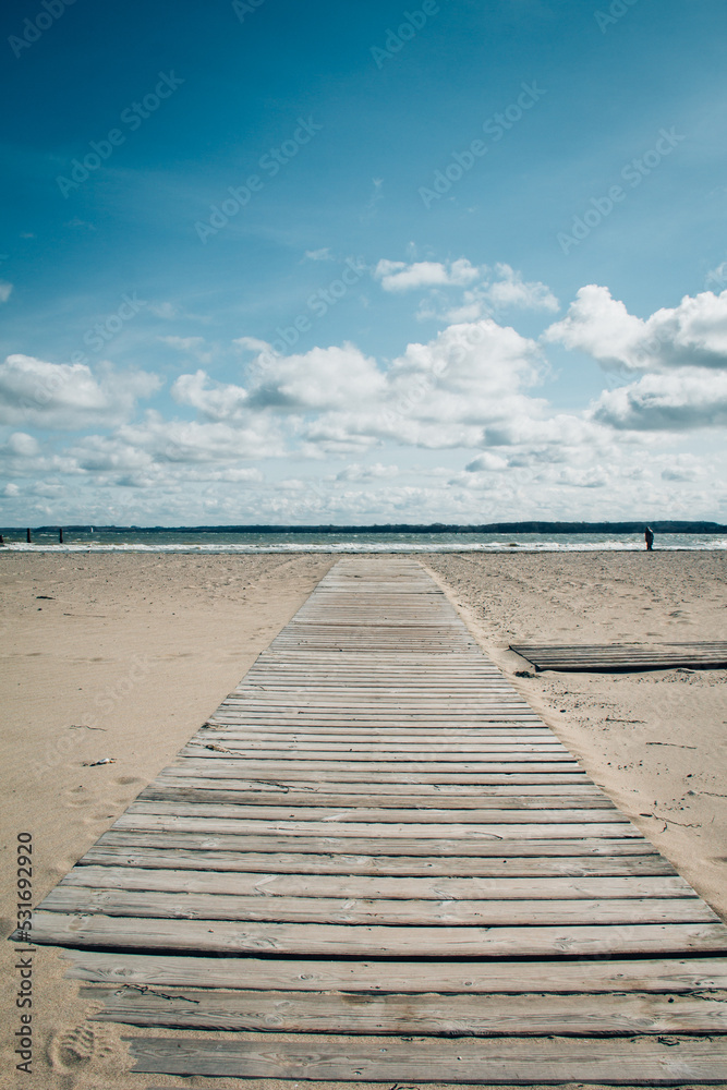 Strand in Travemünde bei Sonnenschein, Ostsee