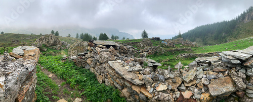 Slika na platnu Grangia Thullie - verlassene Siedlung auf dem Alta Via Val di Susa - Etappe Rifu