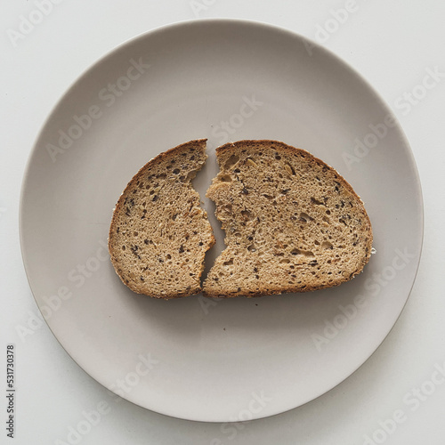 Brot auf Teller