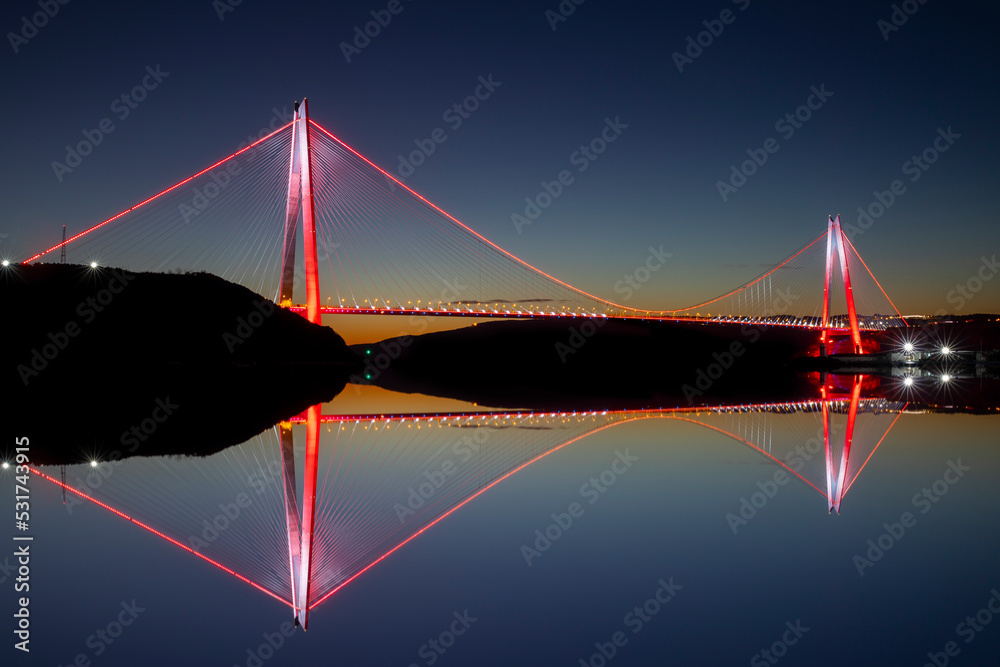 Obraz premium Yavuz Sultan Selim Bridge night exposure, İstanbul, Turkey