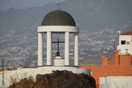 CÚPULA DEL PEÑON DEL FRAILE, EN EL PUERTO DE LA CRUZ (TENERIFE)