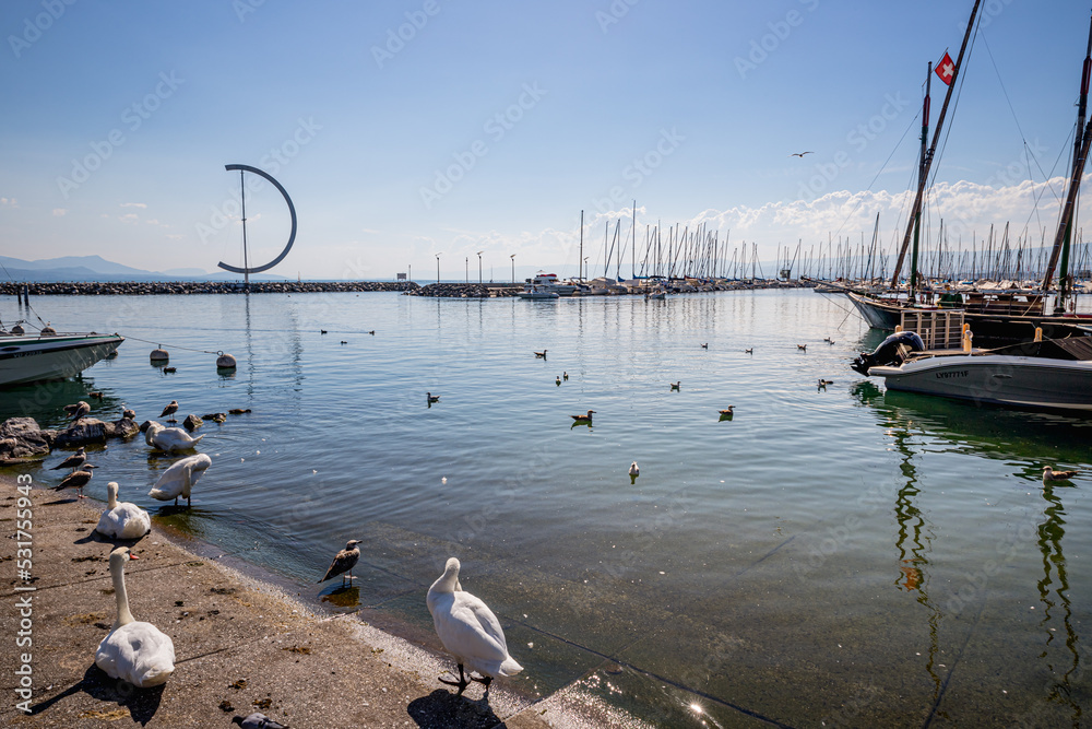 Quais et port de Lausane en Suisse