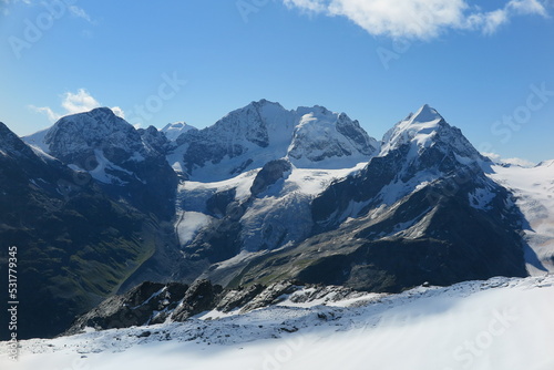 

Blick vom Piz Corvatsch auf die Bernina Gruppe, Engadin
 photo
