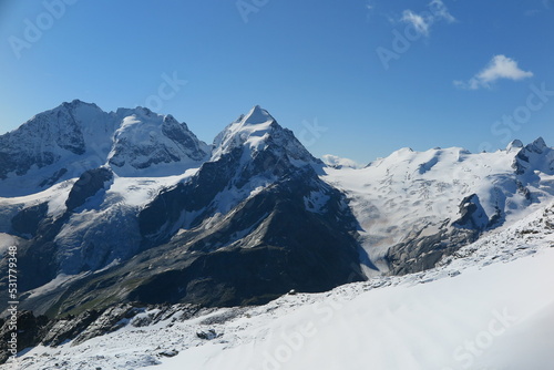 Blick vom Piz Corvatsch auf die Bernina Gruppe, Engadin 