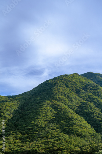 산 구름 풍경사진