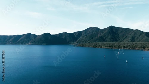 Wallpaper Mural 日本の湖と青空の風景 Torontodigital.ca