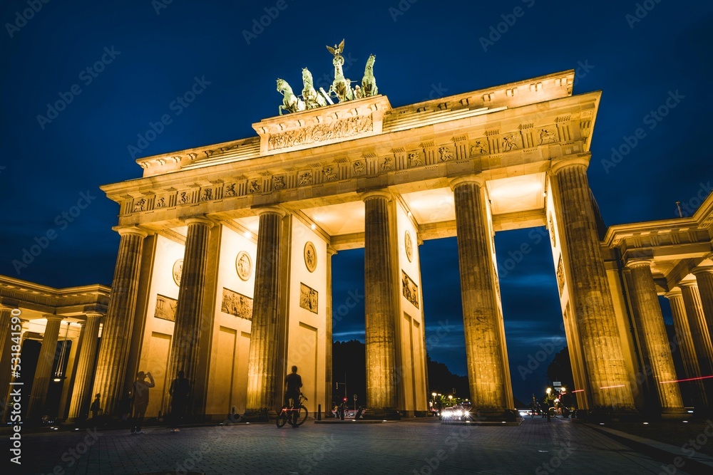 Brandenburg Gate at dusk, illuminated, Pariser Platz, Berlin-Mitte, Berlin, Berlin, Germany, Europe