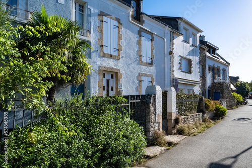 Brittany, Ile aux Moines island in the Morbihan gulf, small street and beautiful houses in the village  © Pascale Gueret