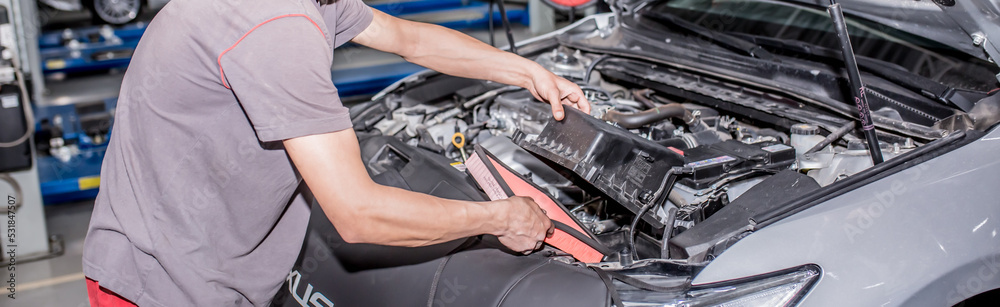 Auto service. The master performs maintenance, oil change, computer diagnostics, replacement of auto parts, repair of the brake system. Modern universal car service. Auto service. The master performs maintenance, oil change, computer diagnostics, replacement of auto parts, repair of the brake system. Modern universal car service.