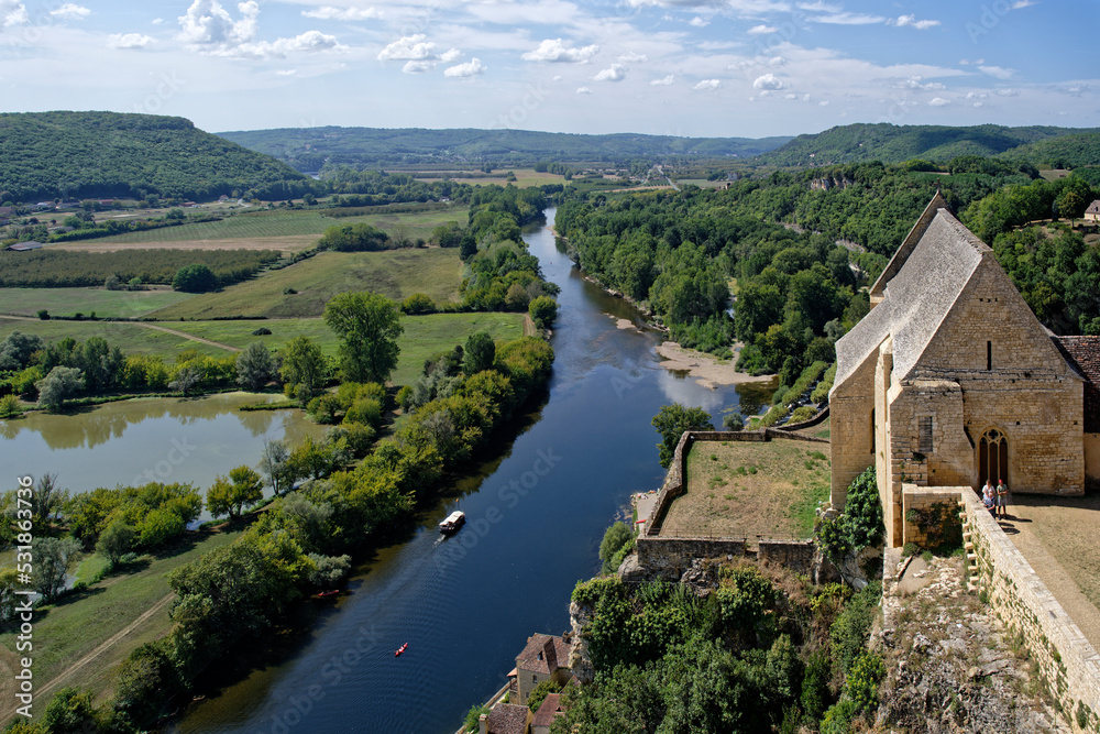 Vue plongeante sur la Dordogne