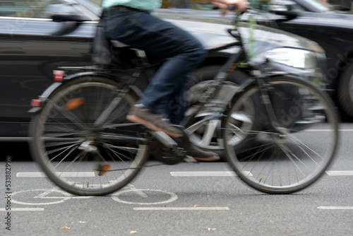 Bicyclist in Berlin © Tobias Seeliger