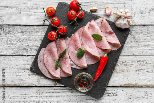 Delicious sliced ham with f...