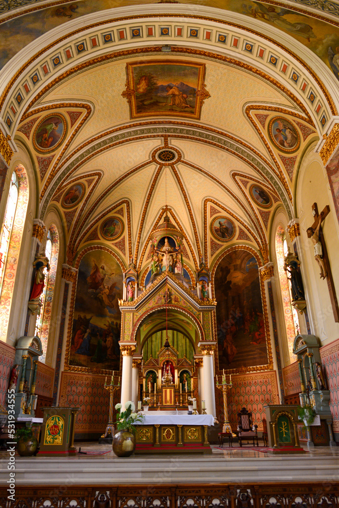 Innenansicht Pfarrkirche Schruns (Schrunser Münster) in Schruns im Bezirk Bludenz in Vorarlberg, Österreich