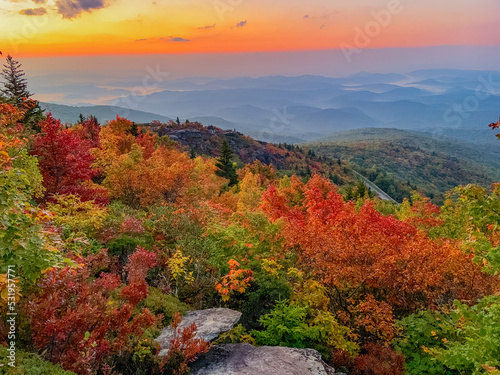Fototapeta Naklejka Na Ścianę i Meble -  Sunrise in the Blue Ridge Mountains in fall