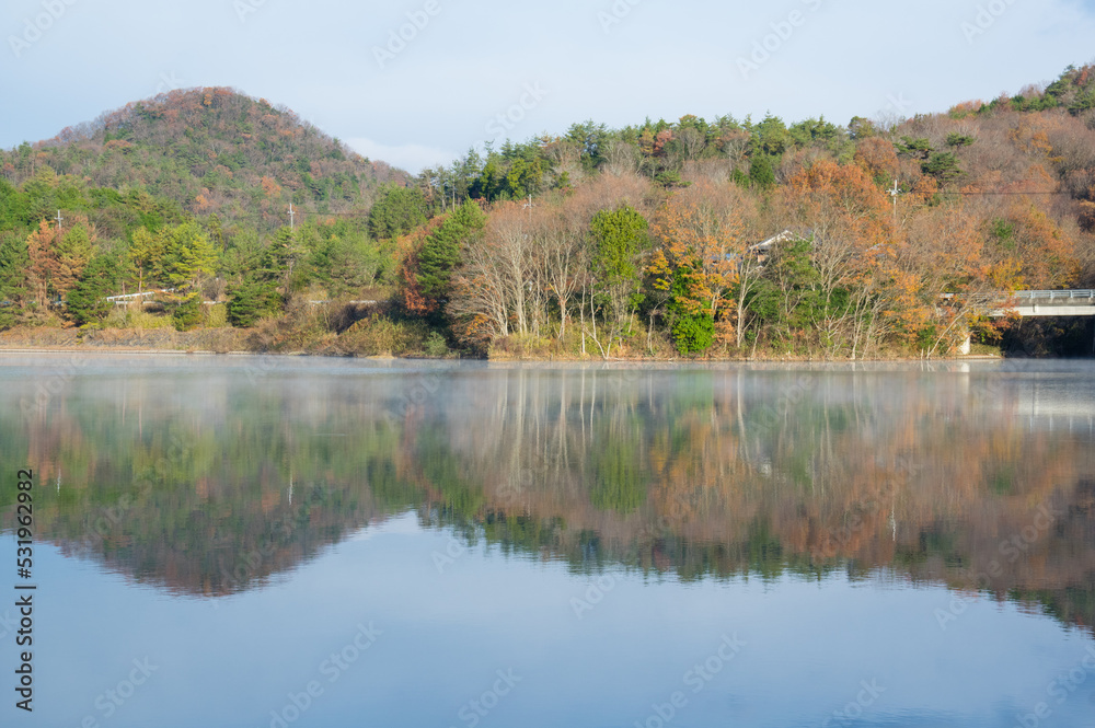 千丈寺湖(兵庫県)の夜明け