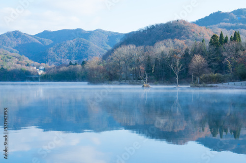 千丈寺湖（兵庫県）の夜明け